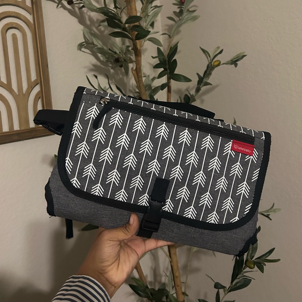 Lekebay portable changing station